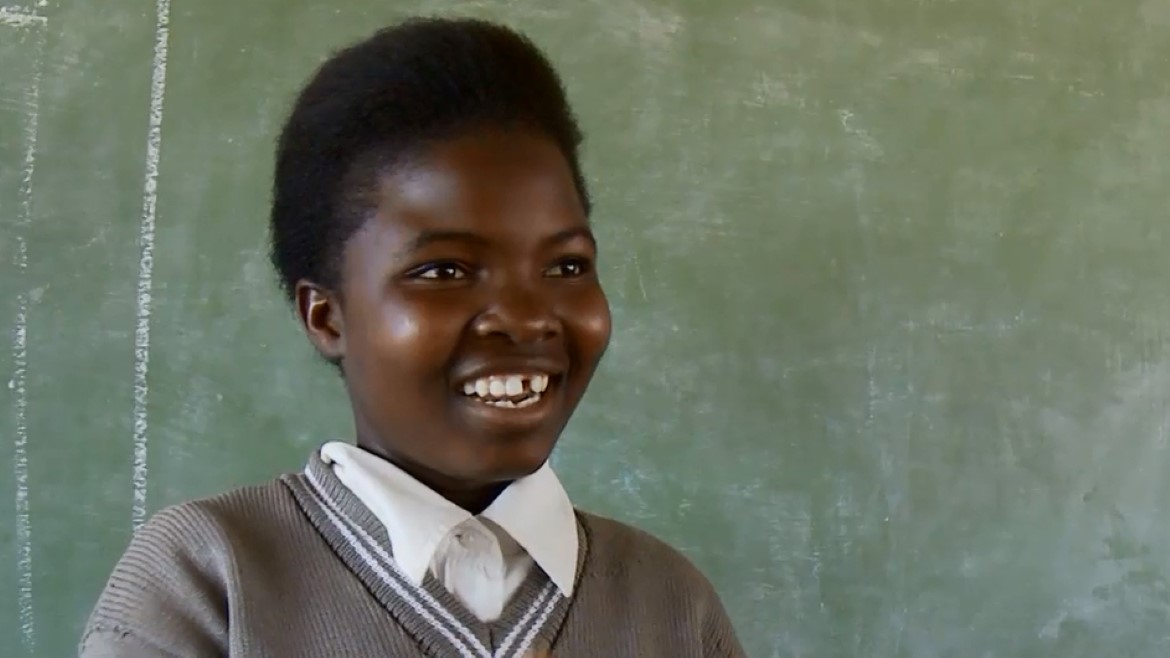 Jenepha er 13 år og går på skole i Zambia