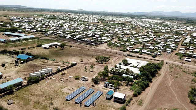94 prosent av de som bor i flyktningleirer har ingen tilgang på elektrisitet og 81 prosent mangler tilgang til rene kokeovner. Det haster med å øke energitilgangen og gå over til moderne, mer bærekraftige løsninger.