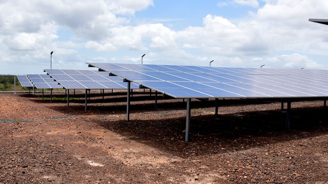 Afrika har store uutnytta energikjelder, særleg sol. Ein reknar med at Afrika har 40 prosent av det globale potensialet for solenergi, men berre 1 prosent av den installerte kapasiteten i verda.