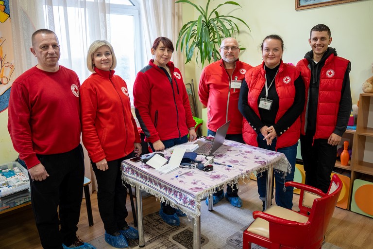 Røde kors team i Ukrains