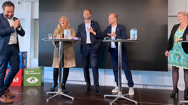 Det ble en spennende paneldebatt på lanseringen av UNDPs Human Development Report: F.v. direktør for UNDP Oslo Governance Centre Arvinn E. Gadgil, tidligere utviklingsministre Hilde Frafjord Johnson, Nikolai Astrup og Heikki Holmås, og utviklingsminister Anne Beathe Tvinnereim.