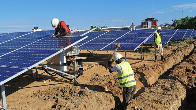 Solceller utenfor FNs hovedkontor i Juba, Sør-Sudan.