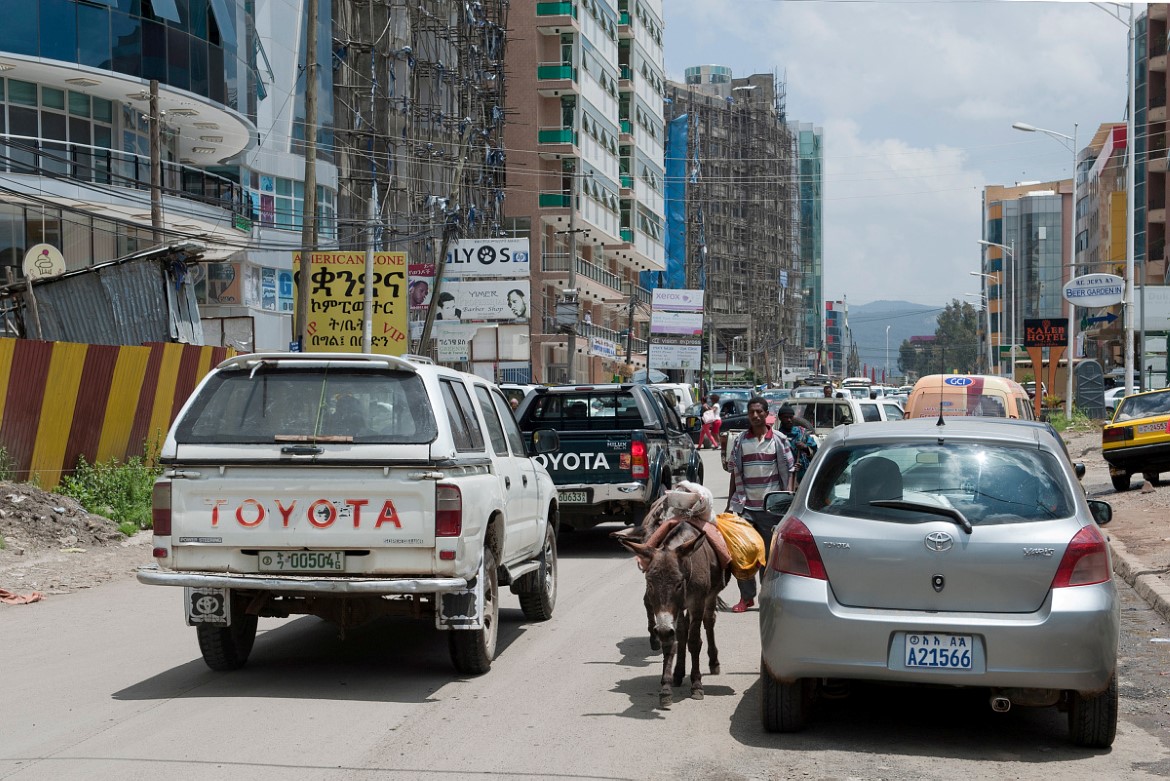 Addis Ababa er en moderne storby med 8 millioner mennesker, nybygde skyskrapere - og mye søppel