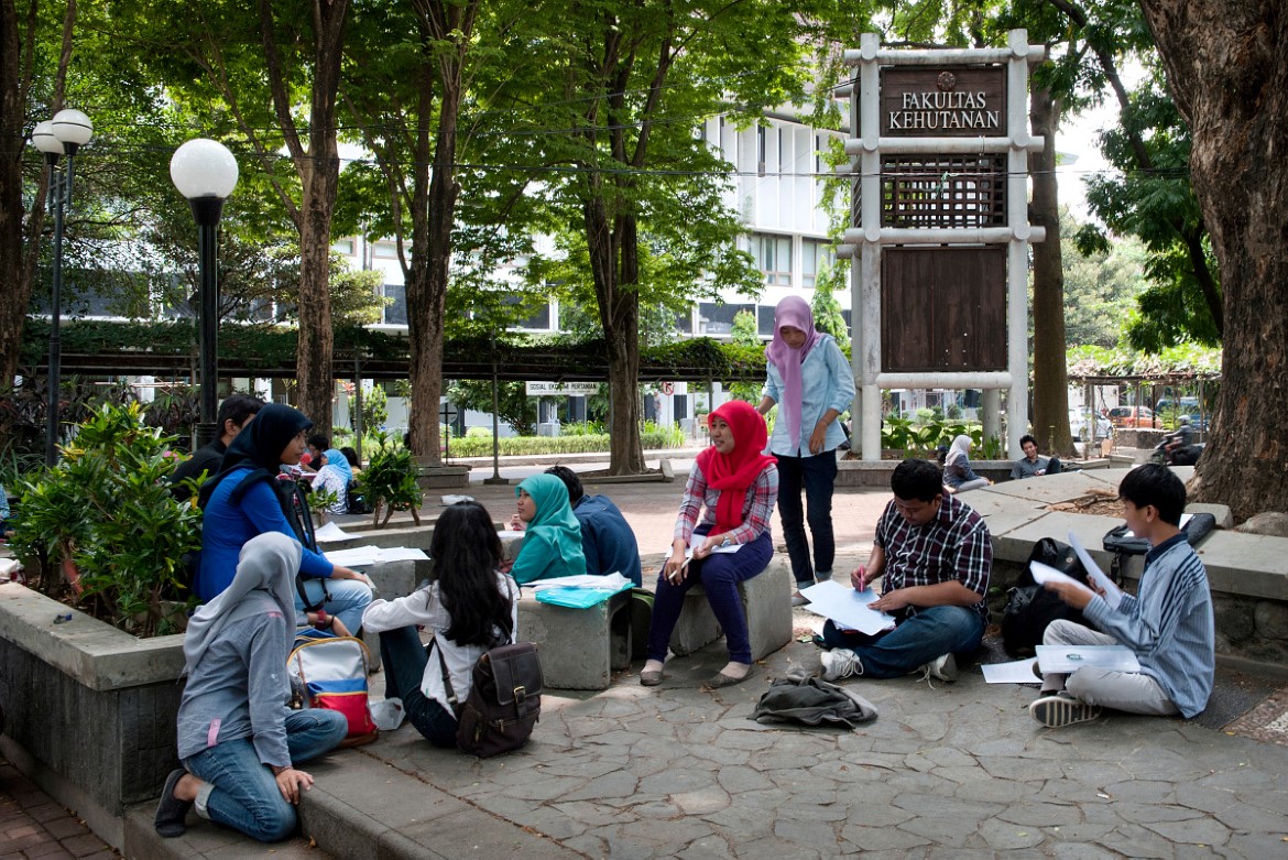 Studenter ved Gadjah Mada University (UGM) i Indonesia