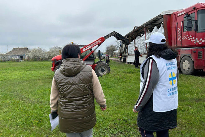 One resident says that it takes at least three tonnes of fuel to heat a home. Living alone, the pension is not enough for coal and firewood. Therefore, distribution of briquettes to the most vulnerable households is important.