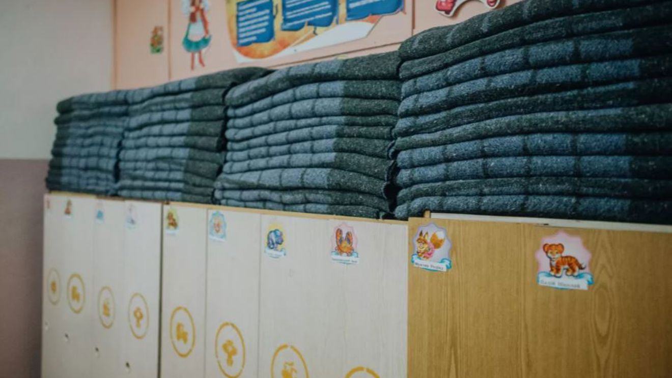 Blankets in hospital shelf