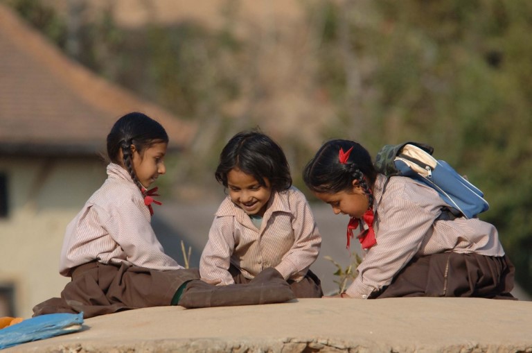 Jenter skolebarn Nepal Shree Janajyoti Primary